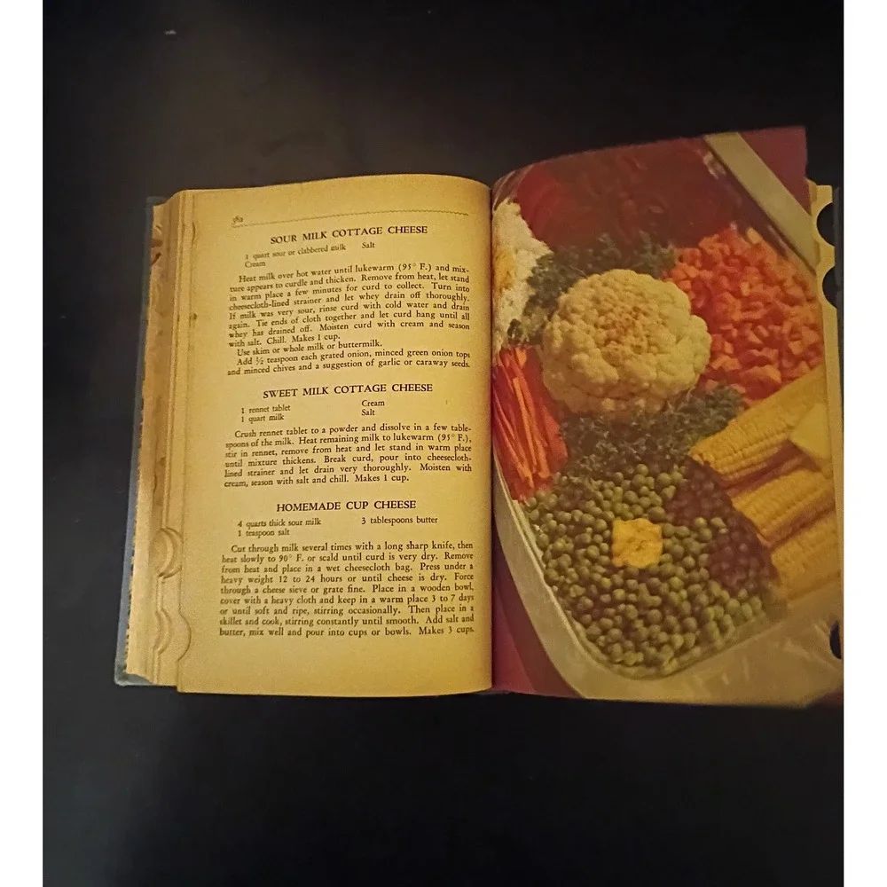 Vintage 1947 The American Woman's Cook Book Ruth Berolzheimer Thumb Indexed Blue